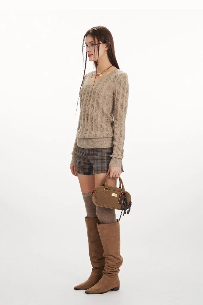 Cable Knit V-Neck Slouchy Slim Base Layer - Image 6