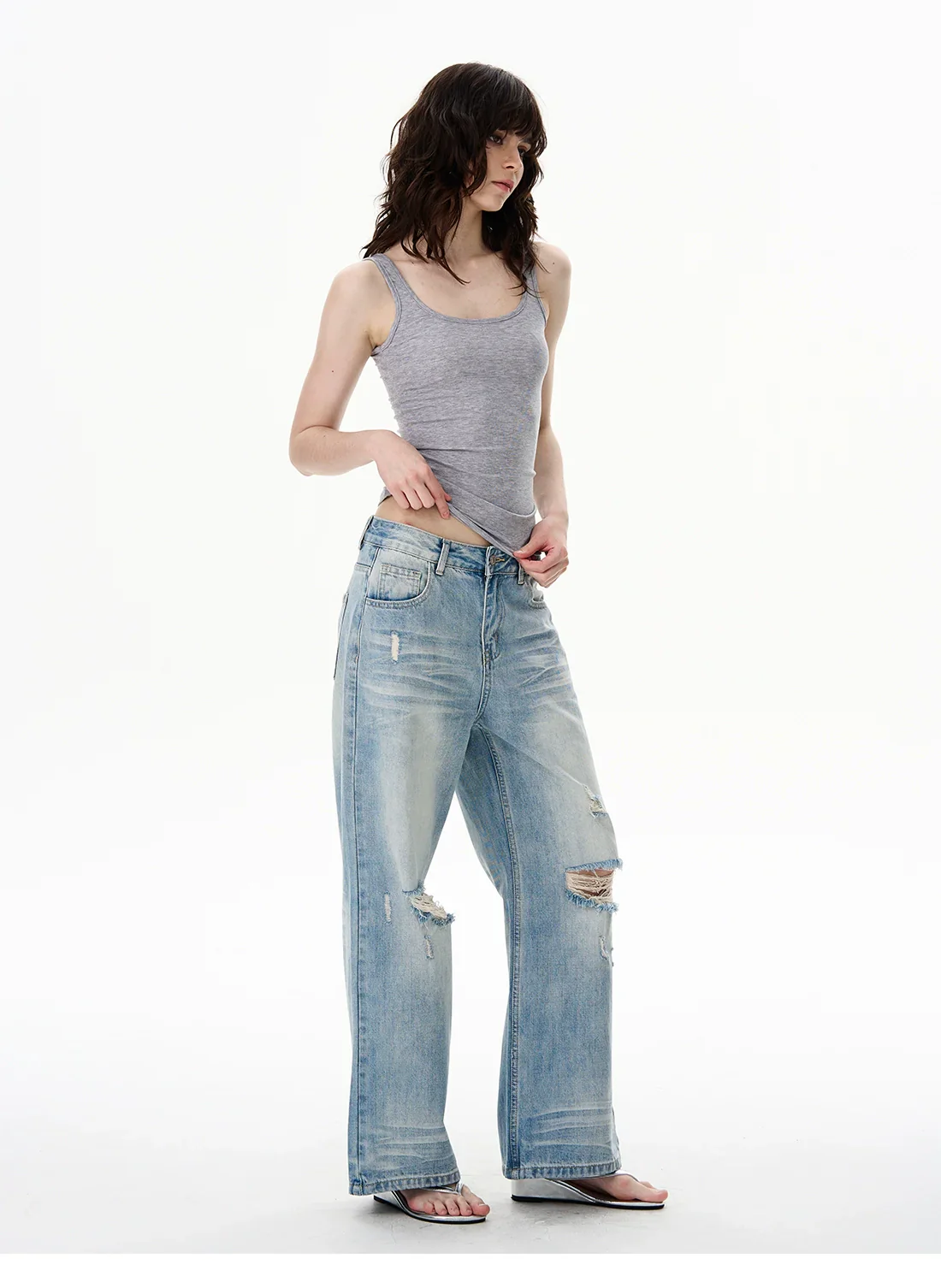 Light Wash Mid-Rise Wide-Leg Jeans - Image 3