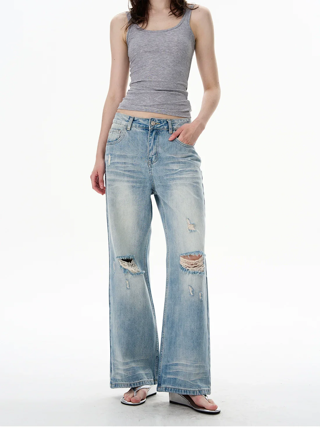 Light Wash Mid-Rise Wide-Leg Jeans - Image 4