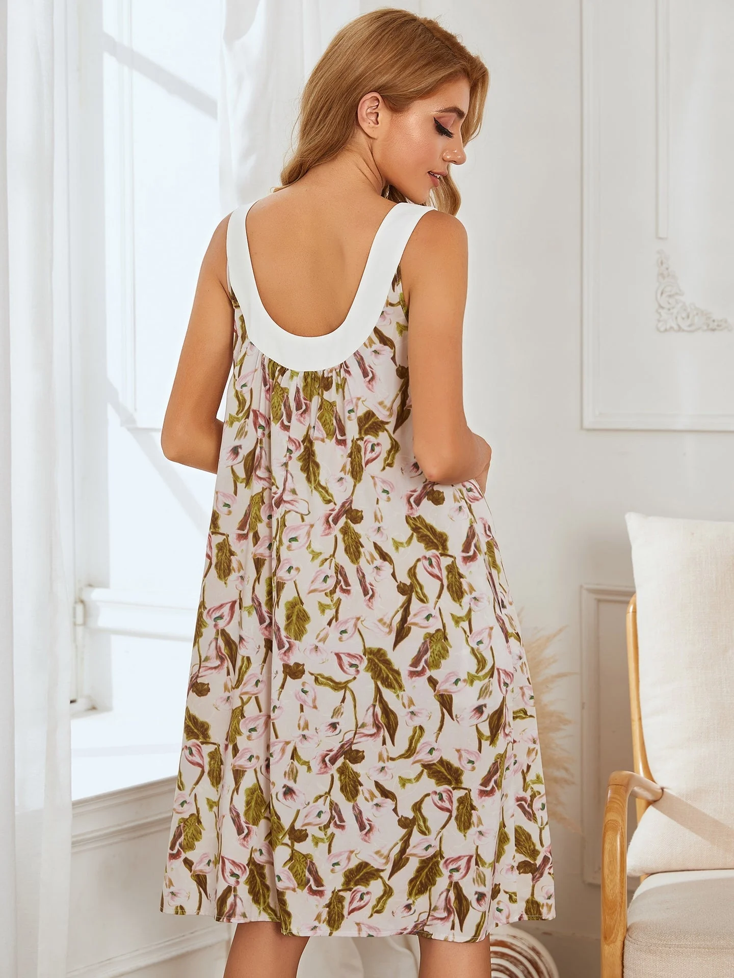 V-neck Print Can Be Worn Uutside Home Nightdress - Image 3