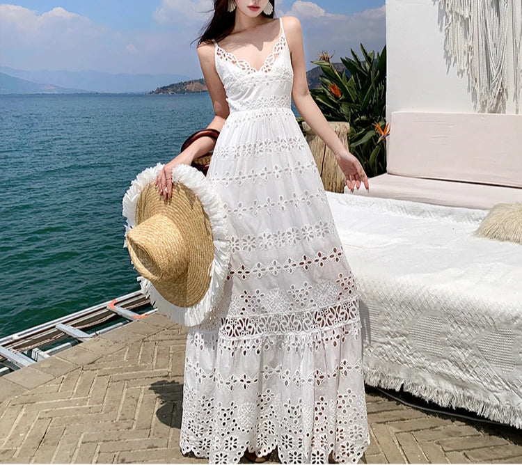 Deep V-neck Sleeveless Hollow Out Lace Boho Dress - Image 3