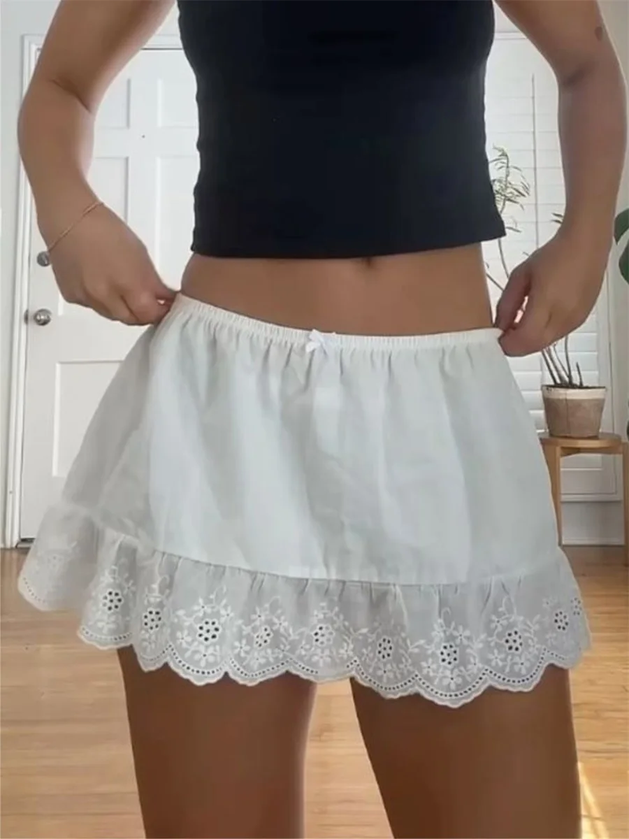 Eyelet Floral White Mini Skirt - Image 4