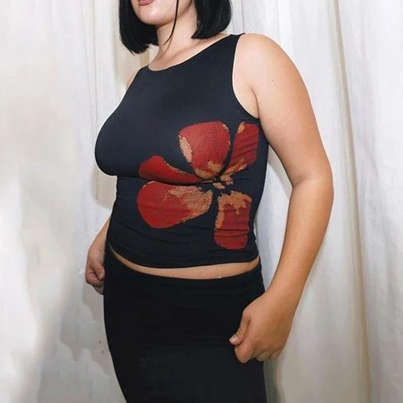 Fitted Floral Vintage Crop Top - Image 6