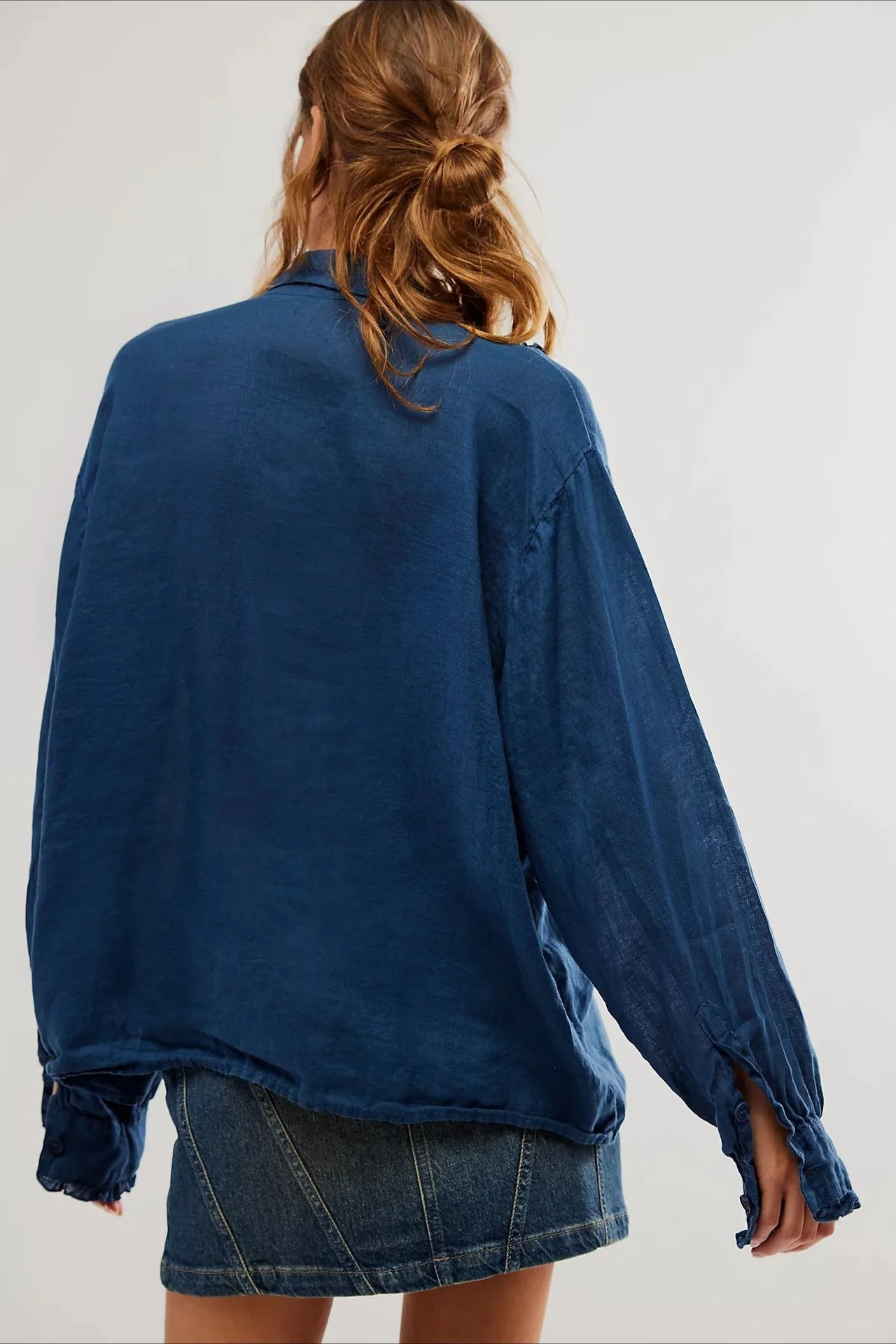 Linen Ruffled Long-Sleeve Blouse - Image 3
