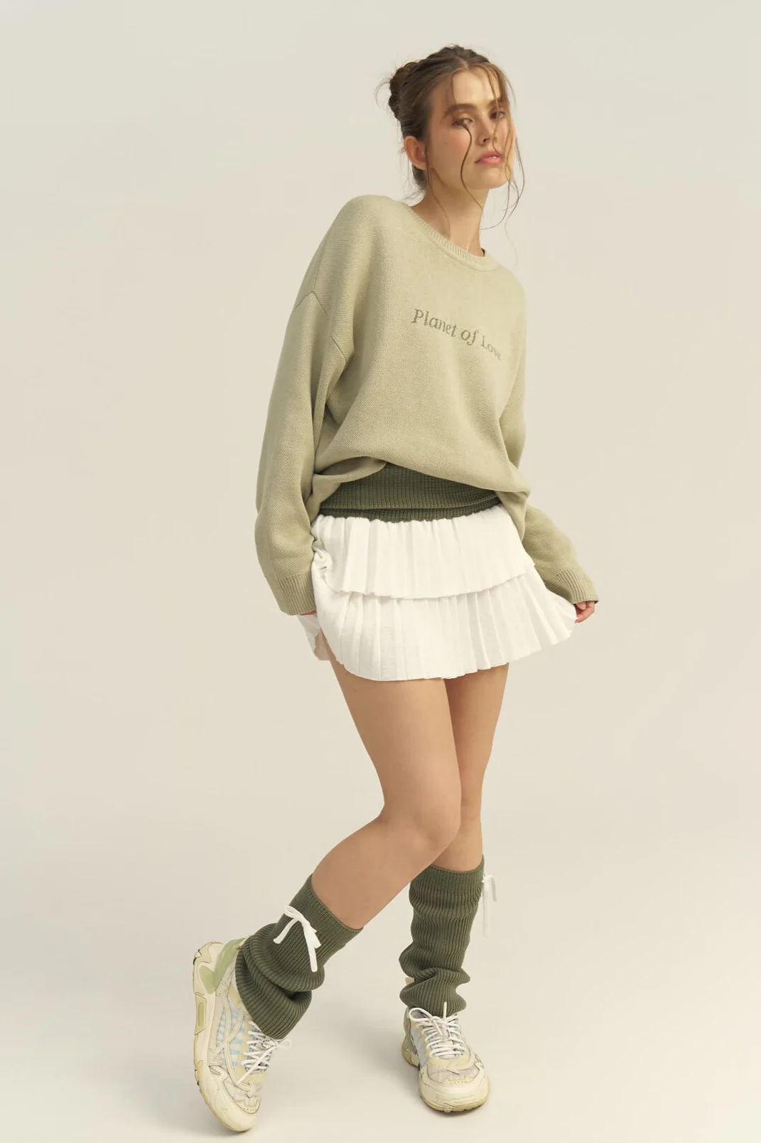 Slim-Fit Graphic Letter Print Versatile Knit Sweater - Image 4