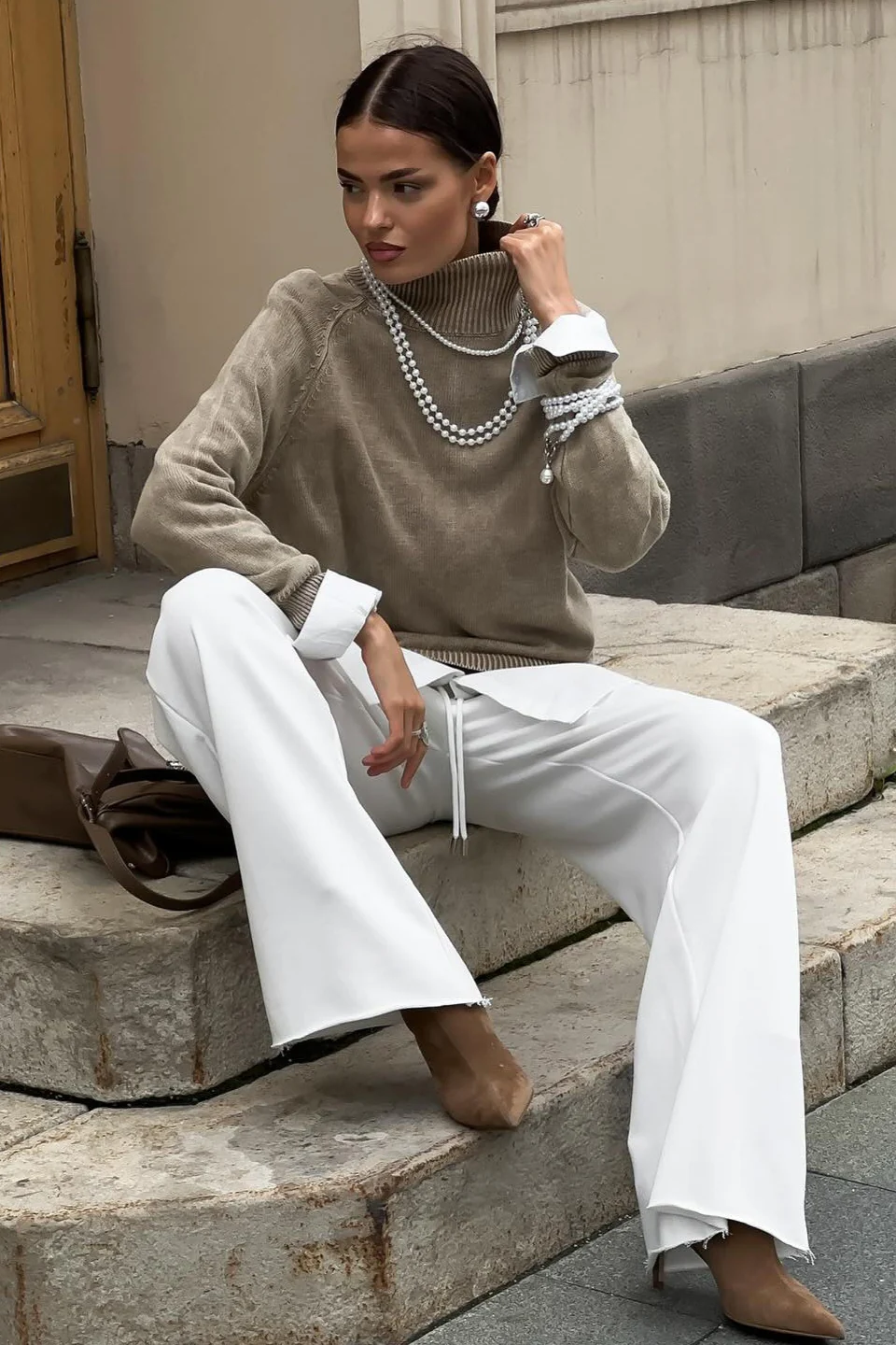 Thin Distressed Elegant High-End Knit Sweater - Image 4