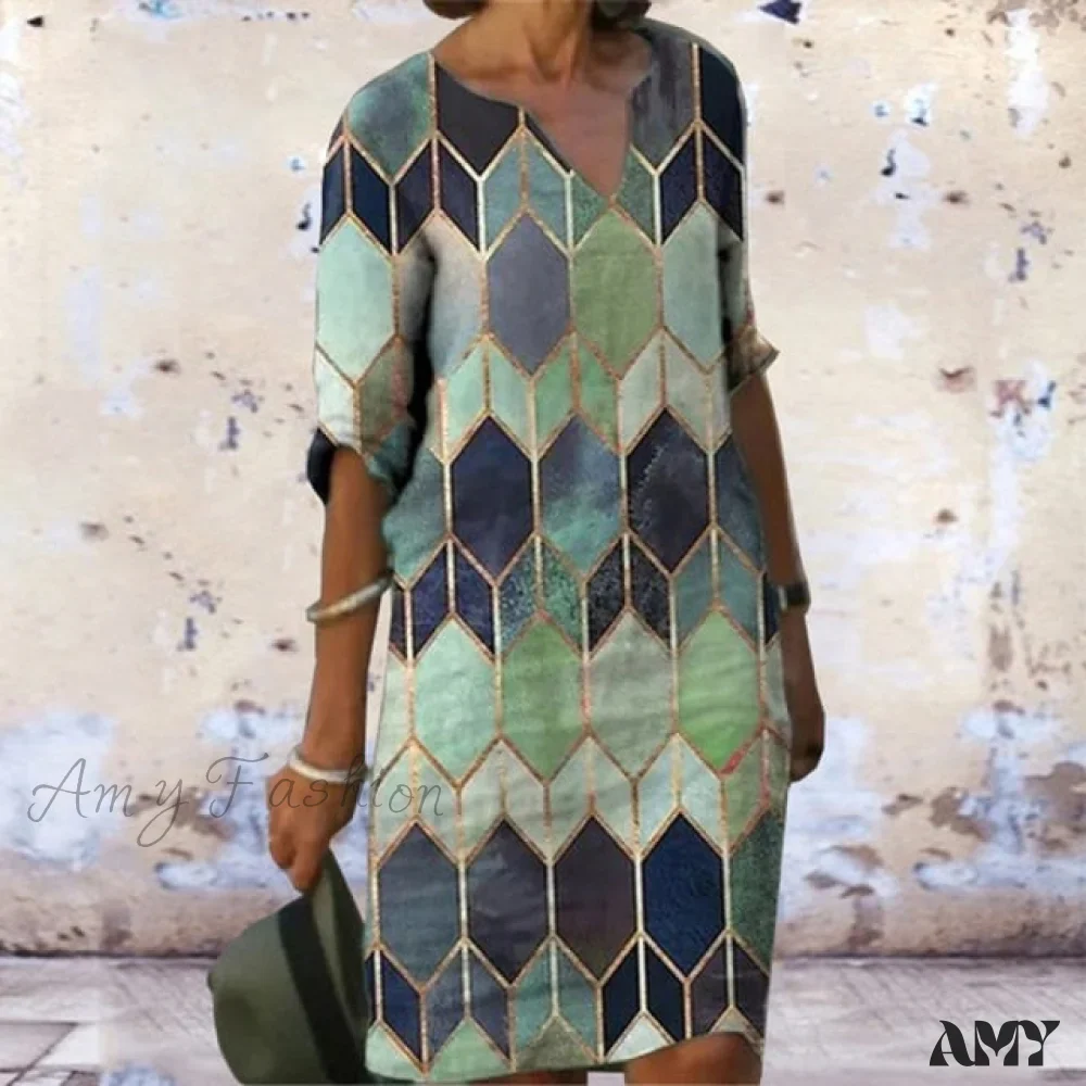 Amy Fashion - Vintage Printed V-neck Knee Length Straight Dresses - Image 3