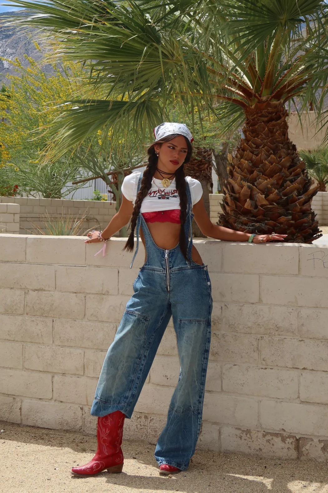 Washed Distressed High-Waisted Straight Jeans - Image 4